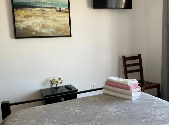 Vina's Place Bed & Breakfast Nazare